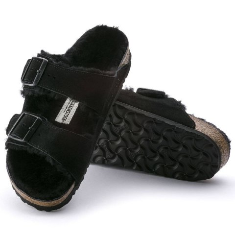 Klapki damskie ocieplane z wełną owczą Birkenstock Arizona VL Shearling Black skóra zamszowa regular szerokie (0752661)