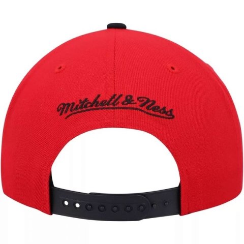 Czapka z daszkiem Mitchell & Ness Chicago Bulls NBA Day One Snapback Bulls 6HSSMM19224-CBUBKWH Czapka z daszkiem Mitchell & Ness Chicago Bulls NBA Day One Snapback Bulls 6HSSMM19224-CBUBKWH